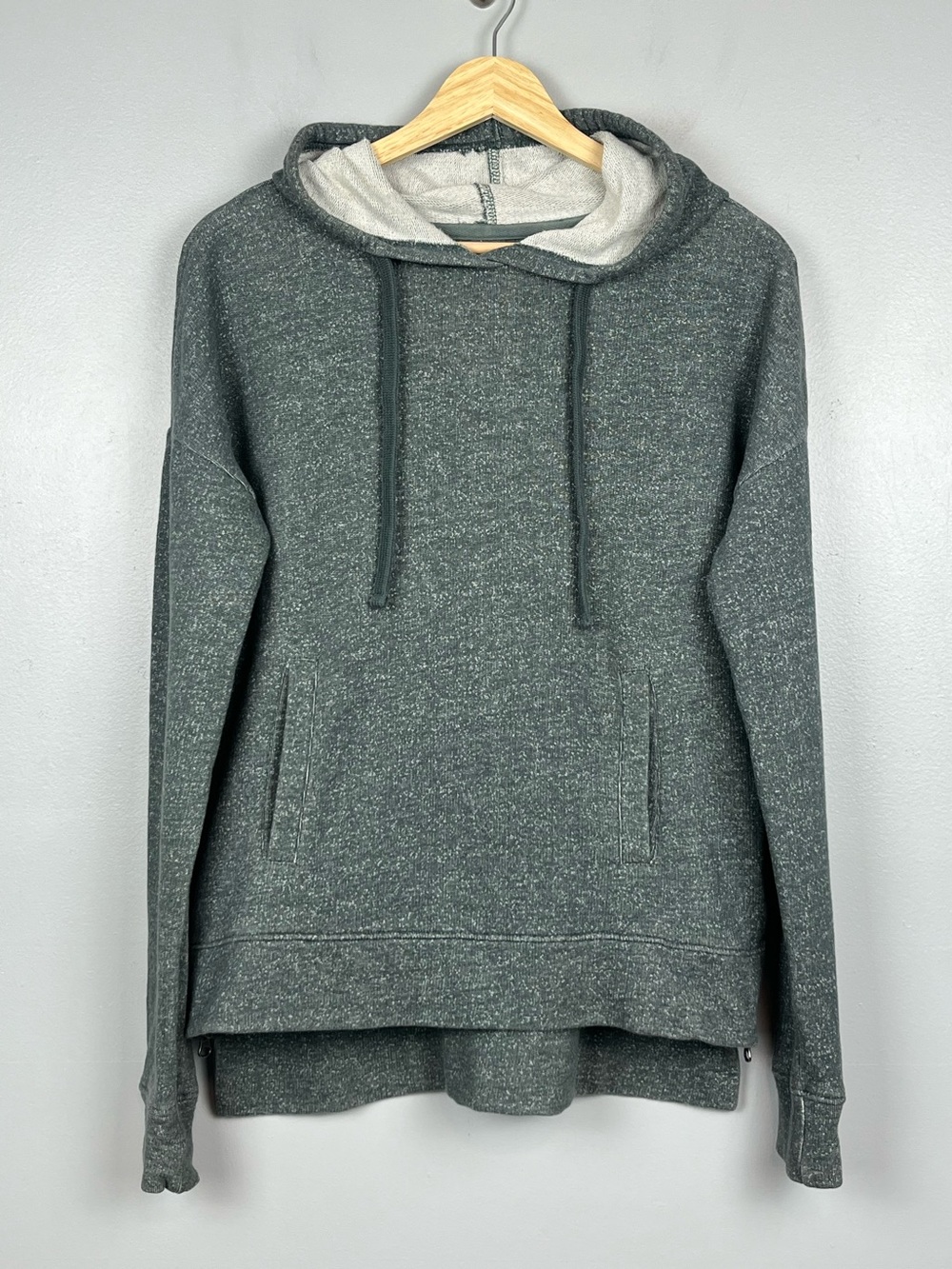 Pact women’s heathered green 100% organic cotton side zip hoodie, small.